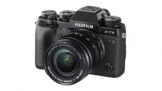 Fujifilm X-T2 BK 18-55mm FrontLeft White