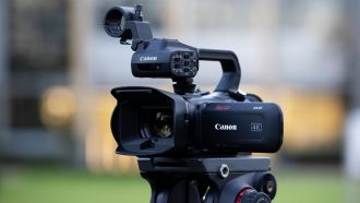 Canon XA45: 4K-Streaming-Camcorder mit 3G-SDI-Ausgang